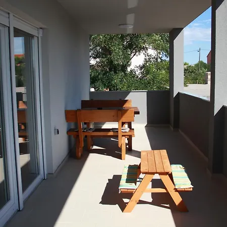 Apartment Milwe Ražanac